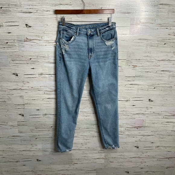 American Eagle Outfitters Denim - American eagle mom jeans size 4 distressed